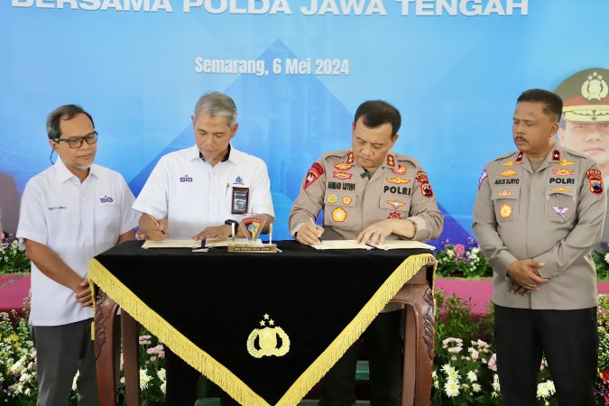 Penandatangan Nota Kesepahaman (MoU) Pengamanan PT Semen Gresik-Pabrik Rembang dengan Polda Jawa Tengah di Gombel Kota Semarang pada Senin (6/5/2024)