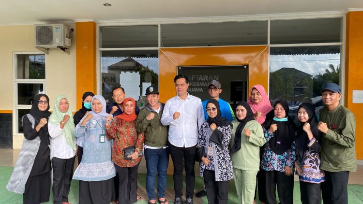 Bupati Jepara H. Witiarso Utomo melakukan kunjungan ke Puskesmas Karimunjawa pada Jumat, (21/3/2025)