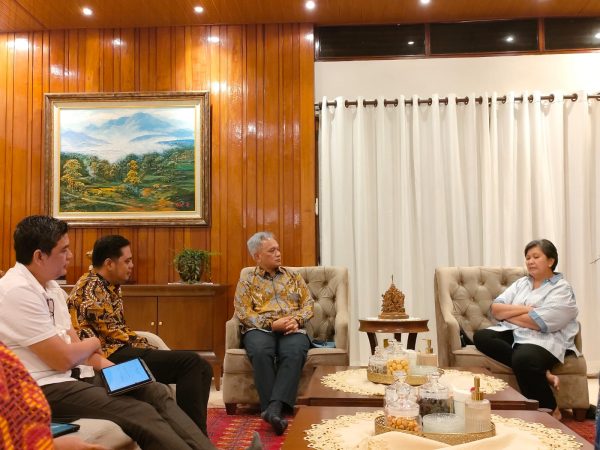 Bupati Jepara, H. Witiarso Utomo saat silaturahmi ke kediaman Wakil Ketua MPR RI, Lestari Moerdijat, Selasa (25/3/2025)