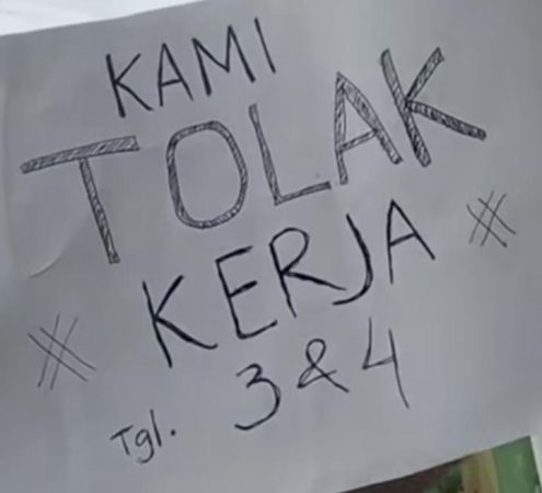 Salah satu poster aksi protes karyawan PT Samwon Busana Indonesia Jepara pada Jum'at (28/03/2025