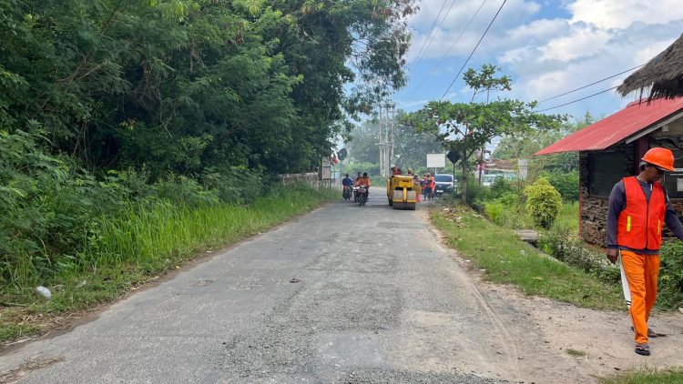 Salah satu jalan di Karimunjawa