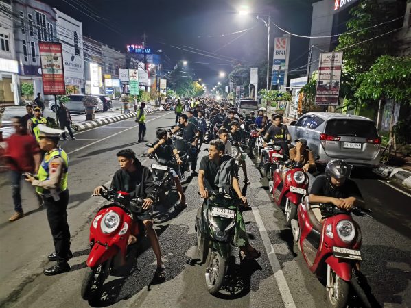Para remaja yang terjaring razia balap liar Polres Kudus pada Minggu (1/6)