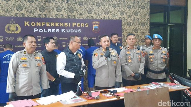 konferensi pers yang digelar di Mapolres Kudus pada Senin (2/6/2025)