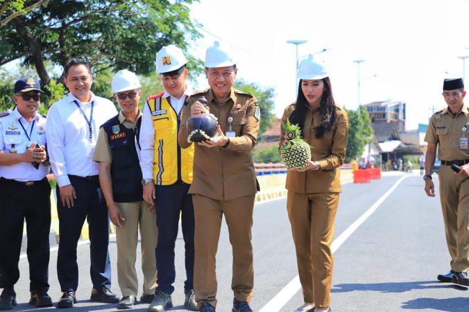 Peresmian Jembatan Karangsambung oleh Bupati Kudus, Sam’ani Intakoris dan Wakil Bupati Bellinda Putri pada Senin (21/7/2025)