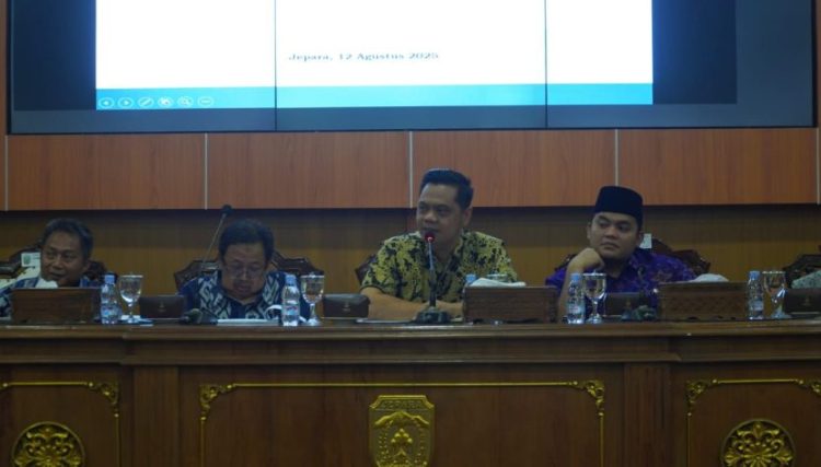 Pemerintah Kabupaten Jepara memastikan kesiapan dengan melakukan rapat pelaksanaan HUT Ke-80 di Gedung Shima, Kompleks Sekretariat Daerah Kabupaten Jepara, Selasa (12/8/2025)