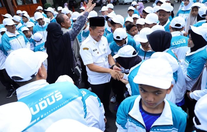 Kontingen Kabupaten Kudus pada Pekan Olahraga dan Seni Ma’arif (Porsema) ke-XIII Jawa Tengah (Jateng)