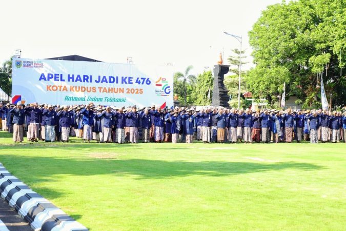 Apel Peringatan Hari Jadi ke-476 Kudus berlangsung khidmat di halaman Pendapa Kabupaten Kudus, Selasa (23/9/2025).