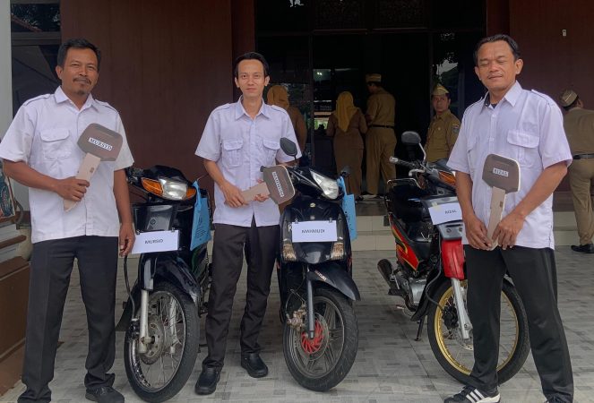 Tiga orang tenaga cleaning service kehilangan kendaraan pribadi, telah diganti oleh DPRD Jepara.